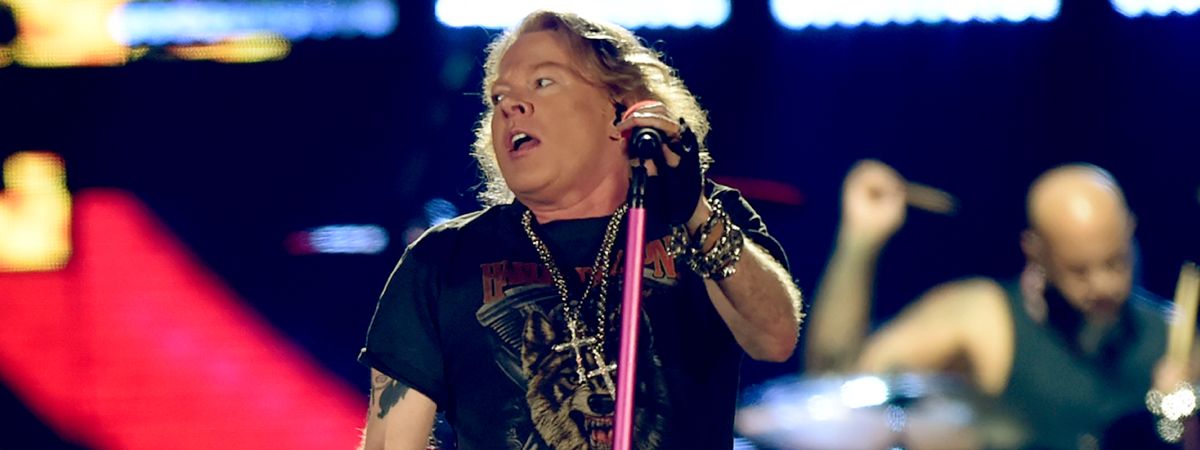 Axl-Rose-pede-desculpa-aos-fas-e-disse-que-esta-com-problemas-na-voz